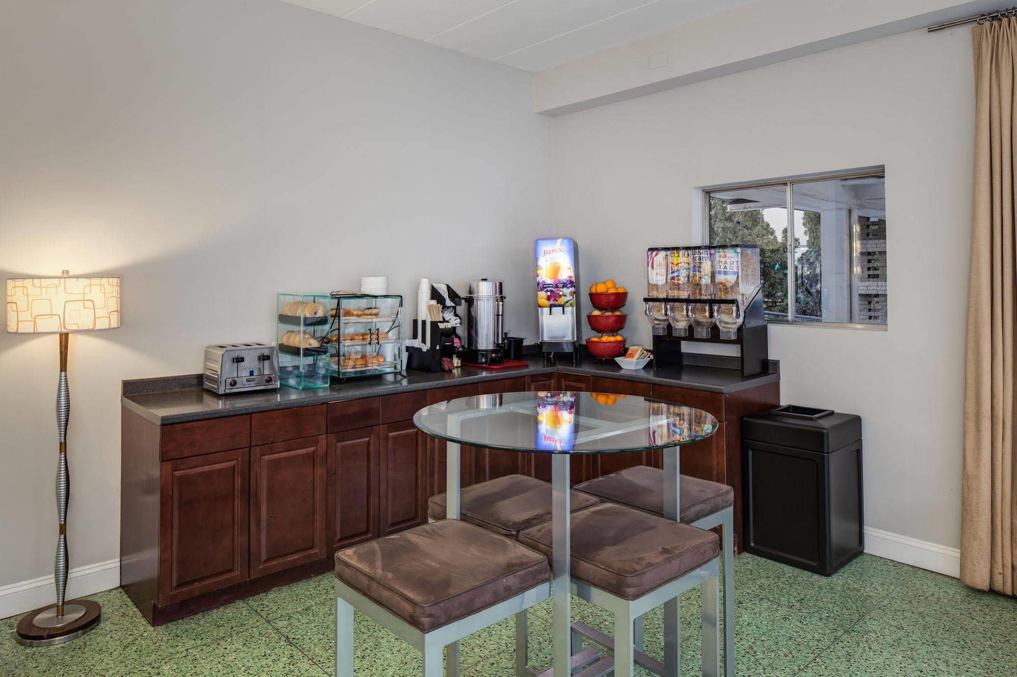 Americana Hotel Arlington Ngoại thất bức ảnh